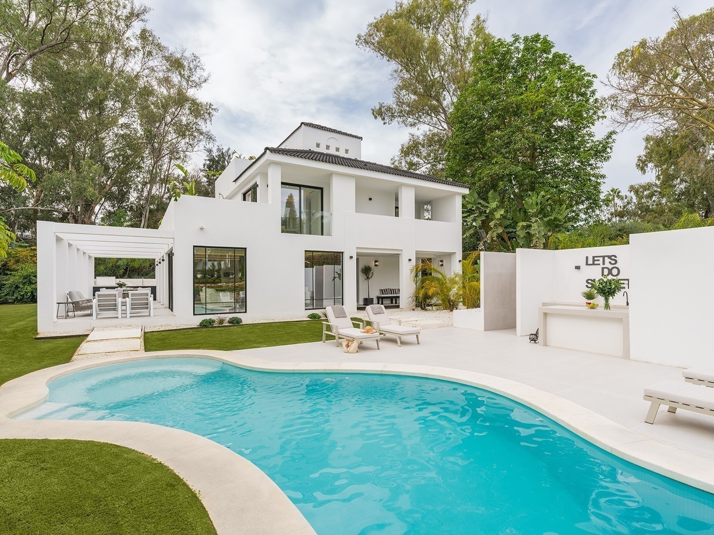 5-bedroom Villa in Nueva Andalucia