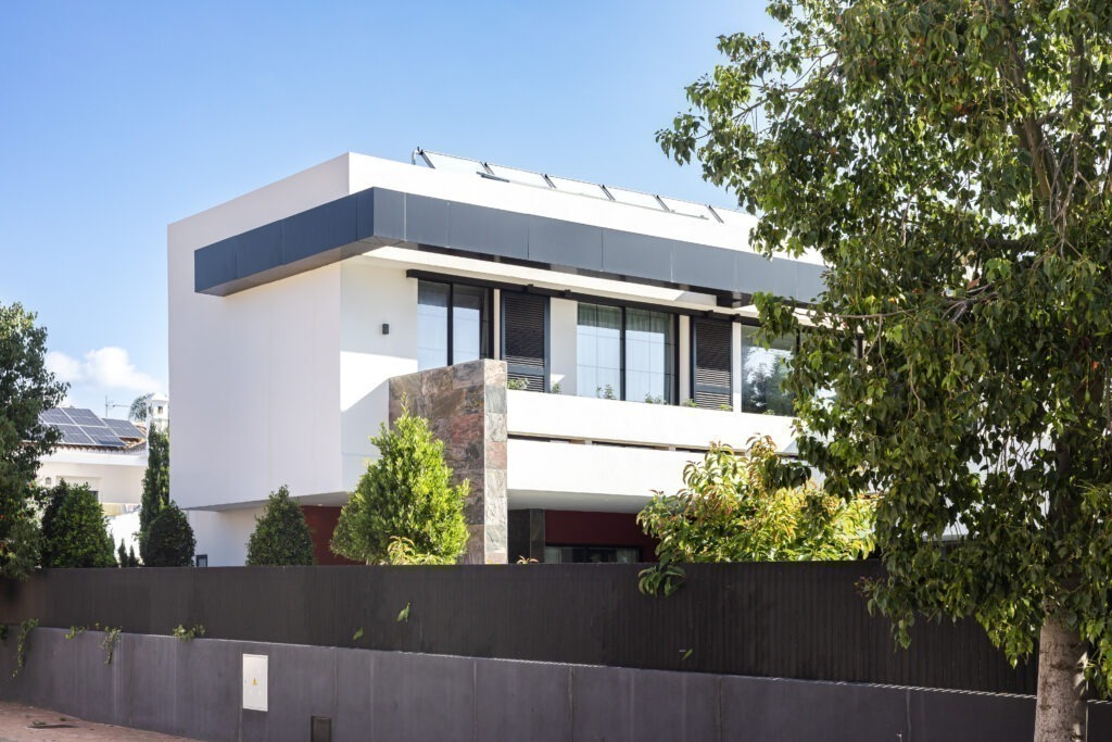 Comparing U.S. and Spanish Real Estate Markets 4