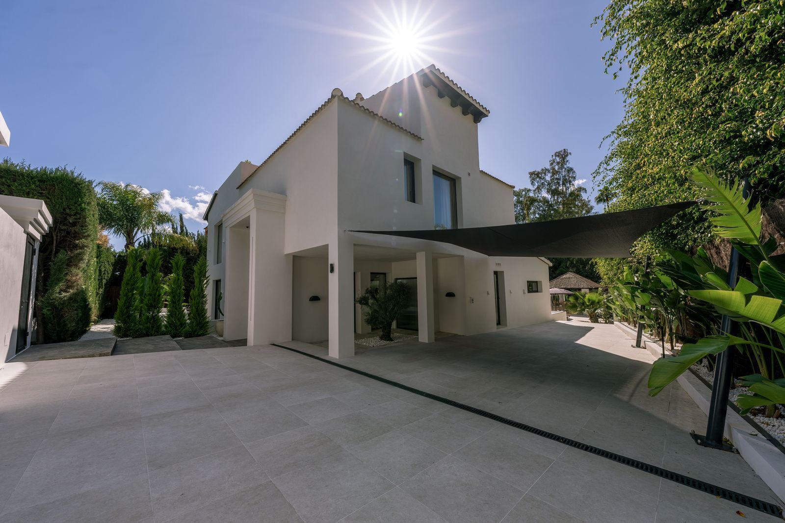 5-bedroom villa in Nueva Andalucia, Marbella – image 16
