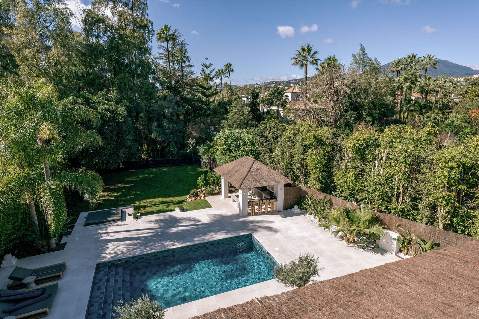 5-bedroom villa in Nueva Andalucia, Marbella – image 38