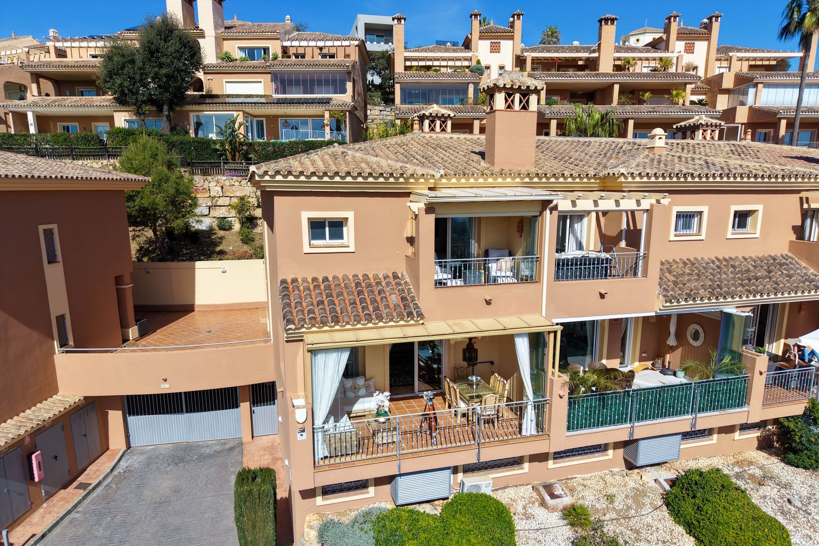 4-bedroom Duplex in La Mairena