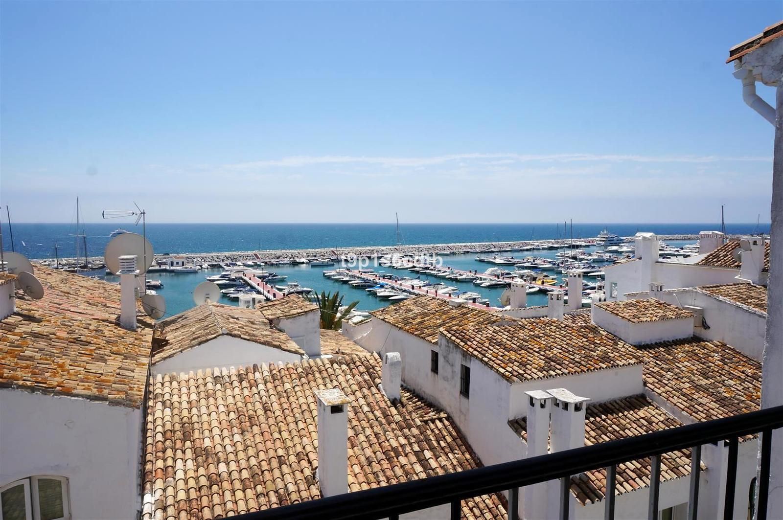 3-bedroom Apartment in Puerto Banús