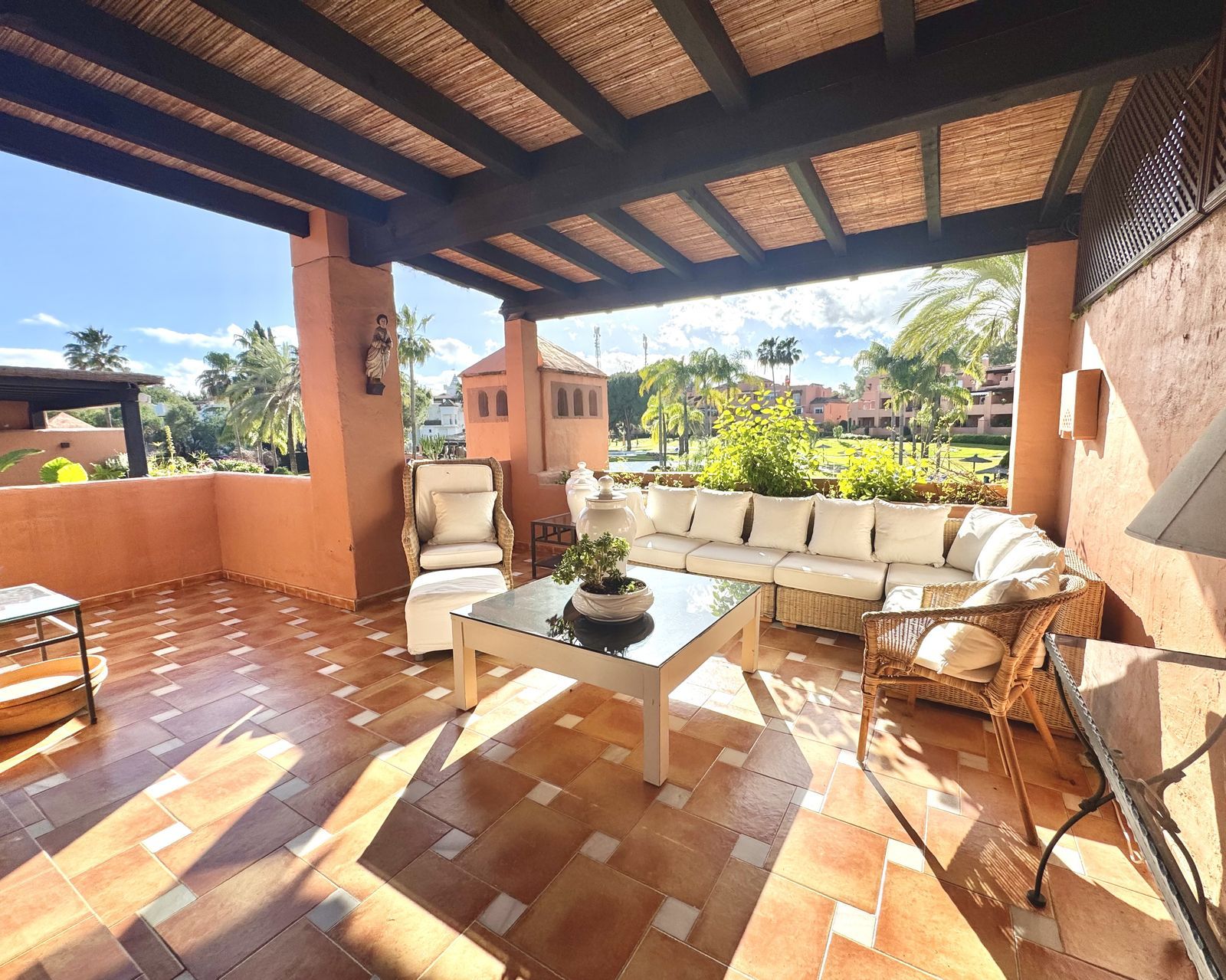 4-bedroom Penthouse Duplex in Guadalmina Baja