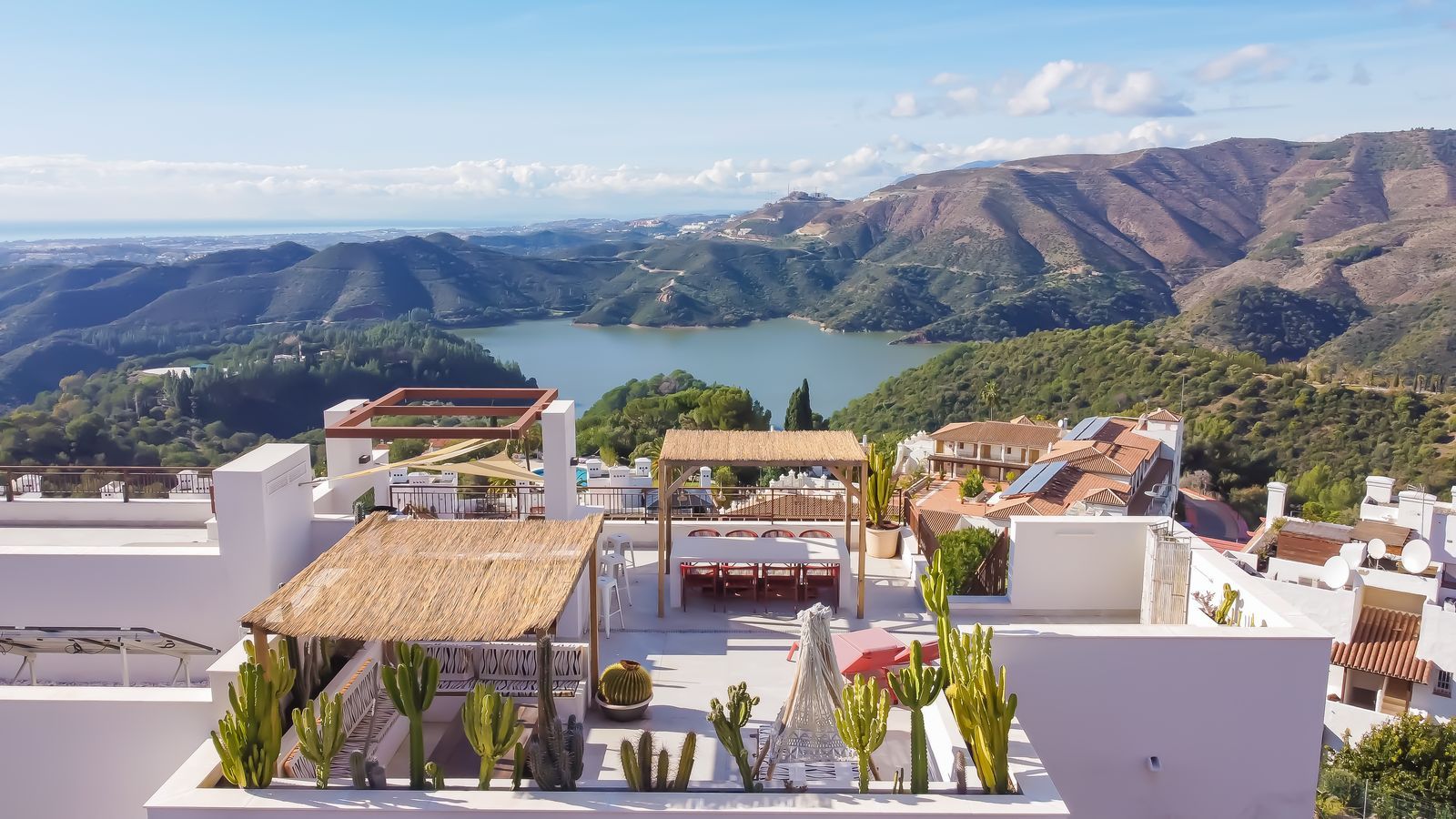 3-bedroom Penthouse in Istán