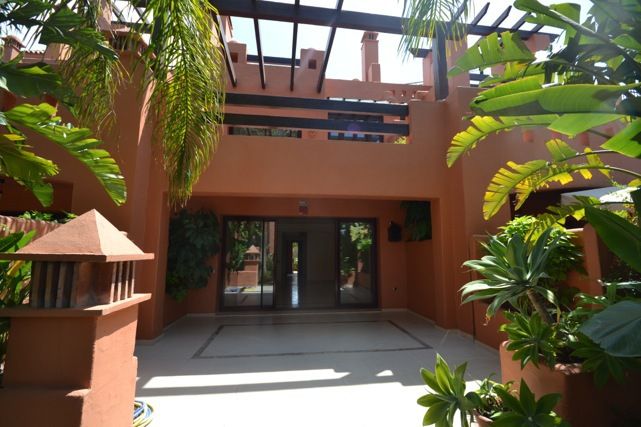 3-bedroom Semi-Detached House in The Golden Mile