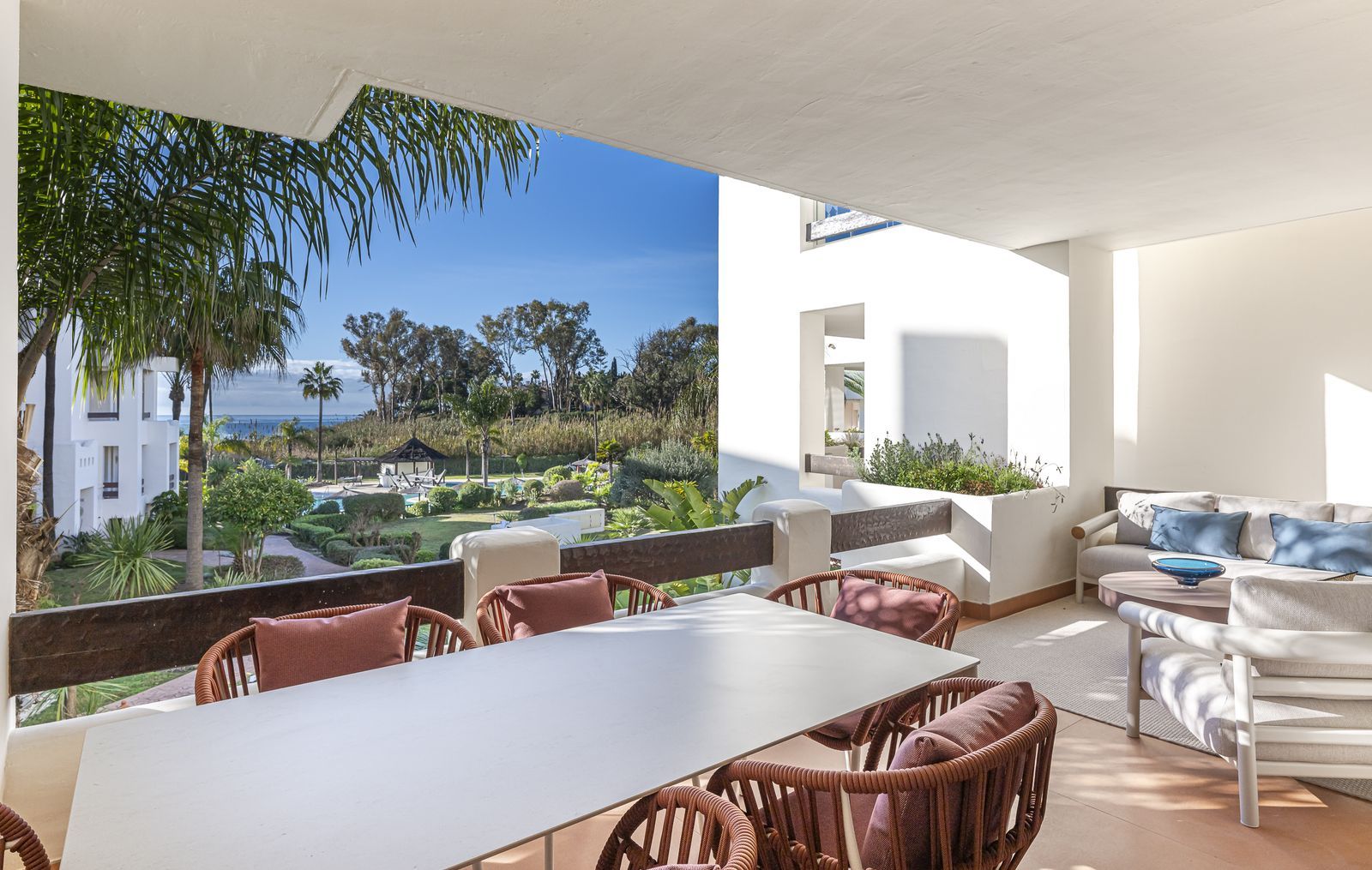 3-bedroom Apartment in New Golden Mile
