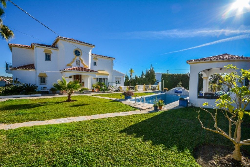 8-bedroom Villa in Estepona