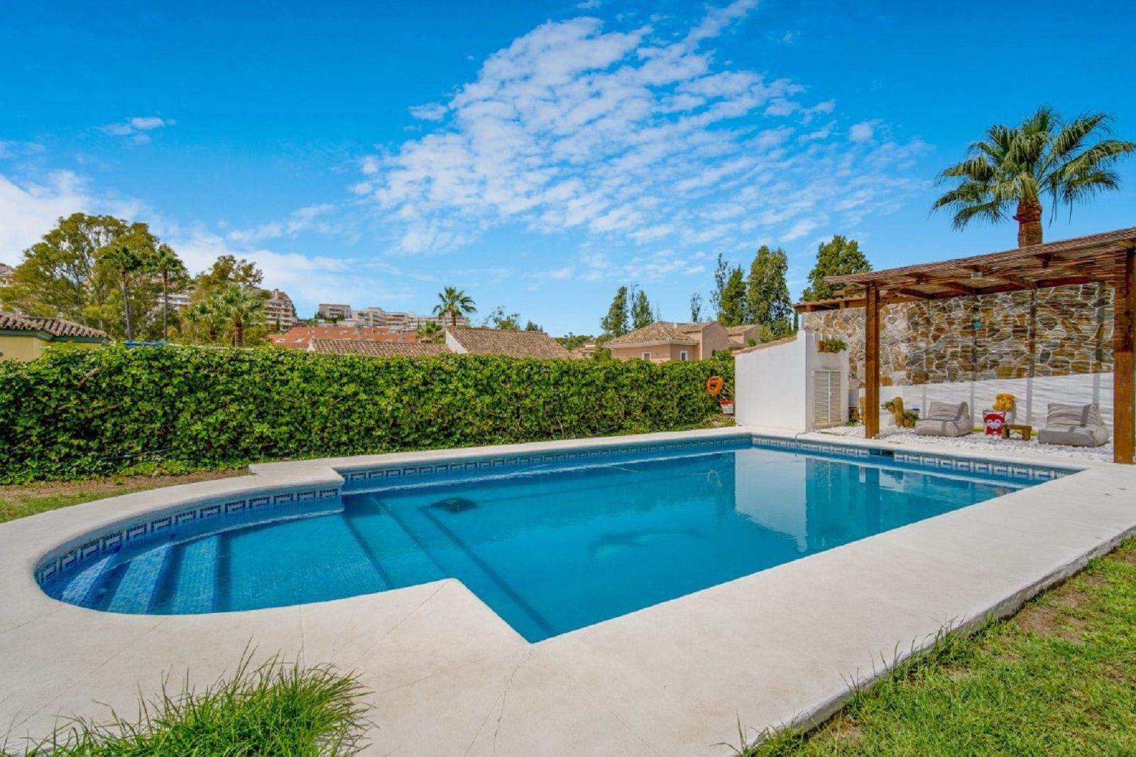 6-bedroom Villa in Nueva Andalucia
