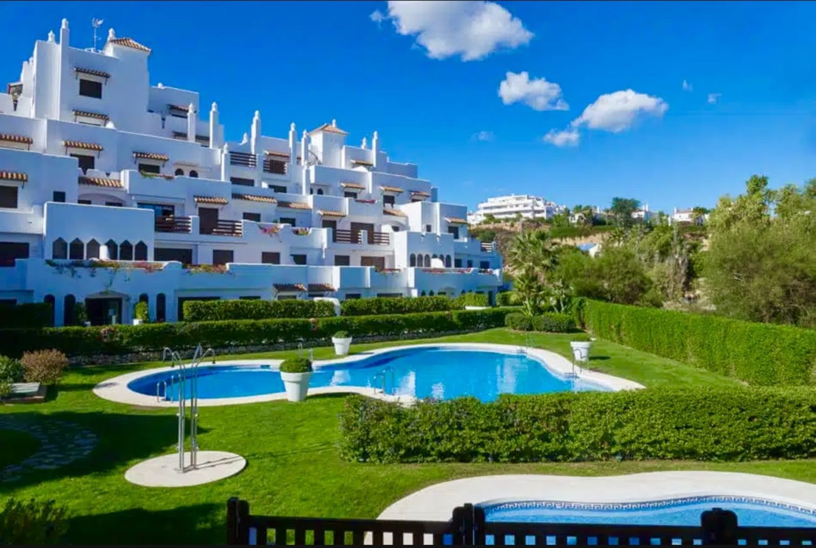3-bedroom Apartment in New Golden Mile