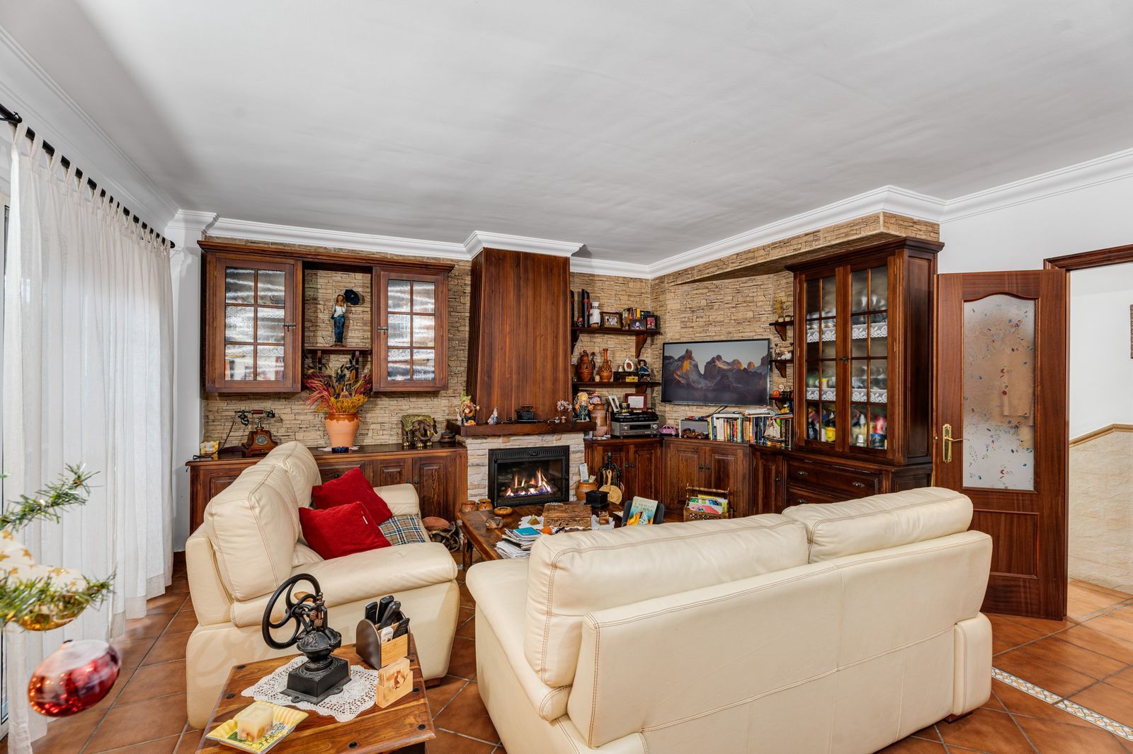 7-bedroom semi-detached house in Estepona Town, Marbella – image 10