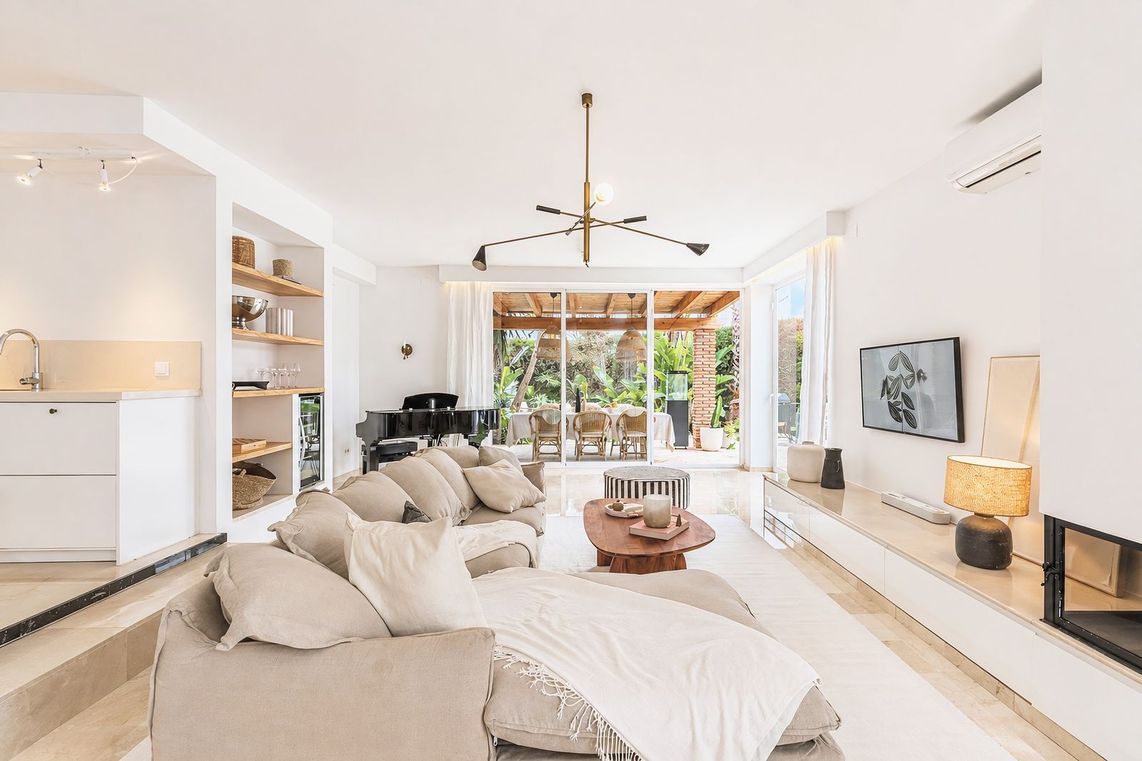 4-bedroom semi-detached villa in San Pedro de Alcántara, Marbella – image 10