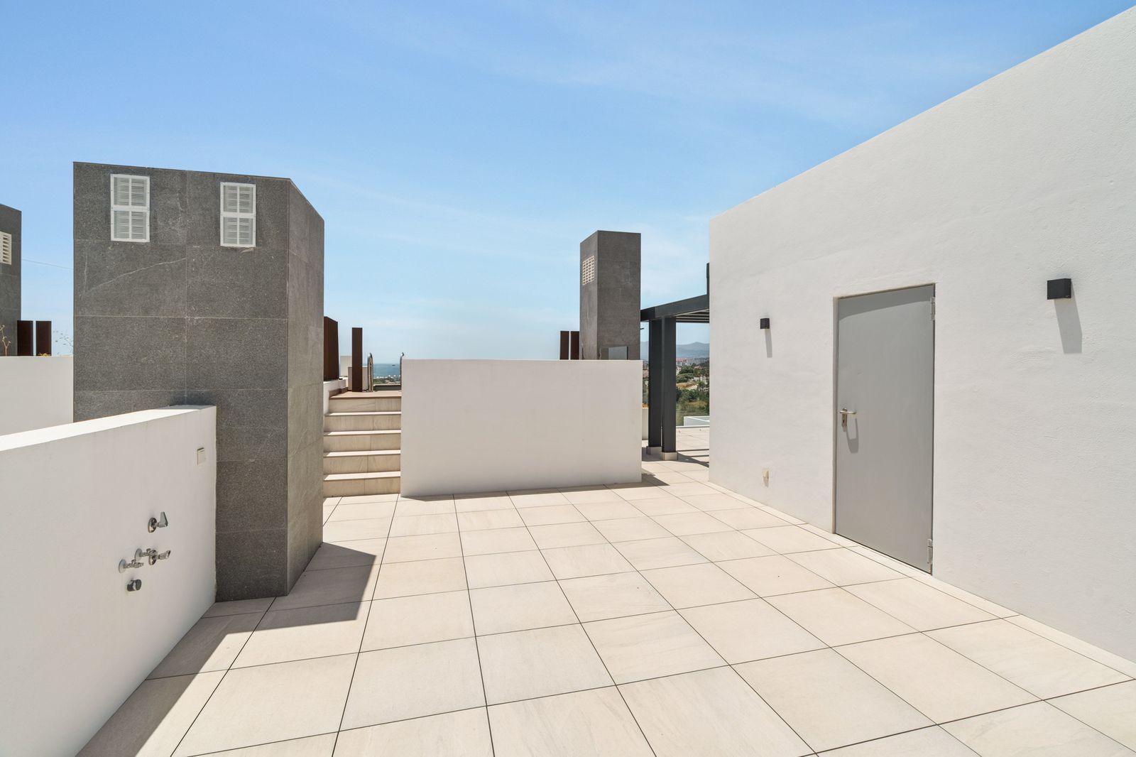 5-bedroom semi-detached house in Río Real, Marbella – image 13
