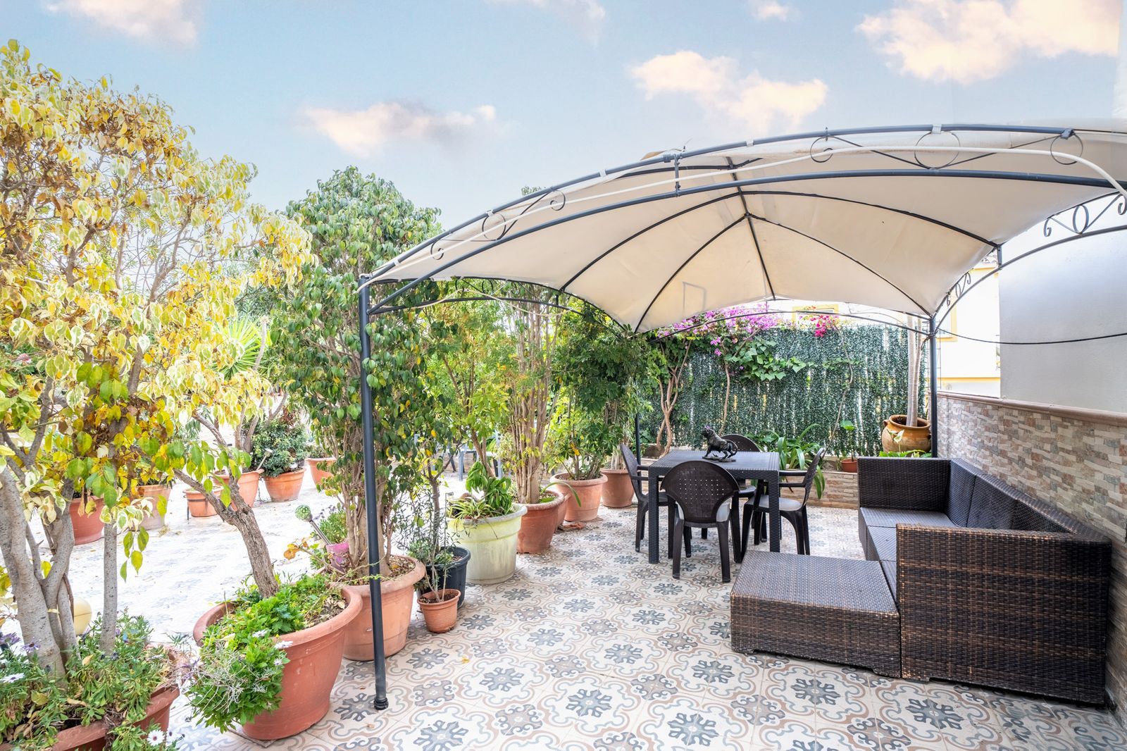 7-bedroom semi-detached house in Estepona Town, Marbella – image 1