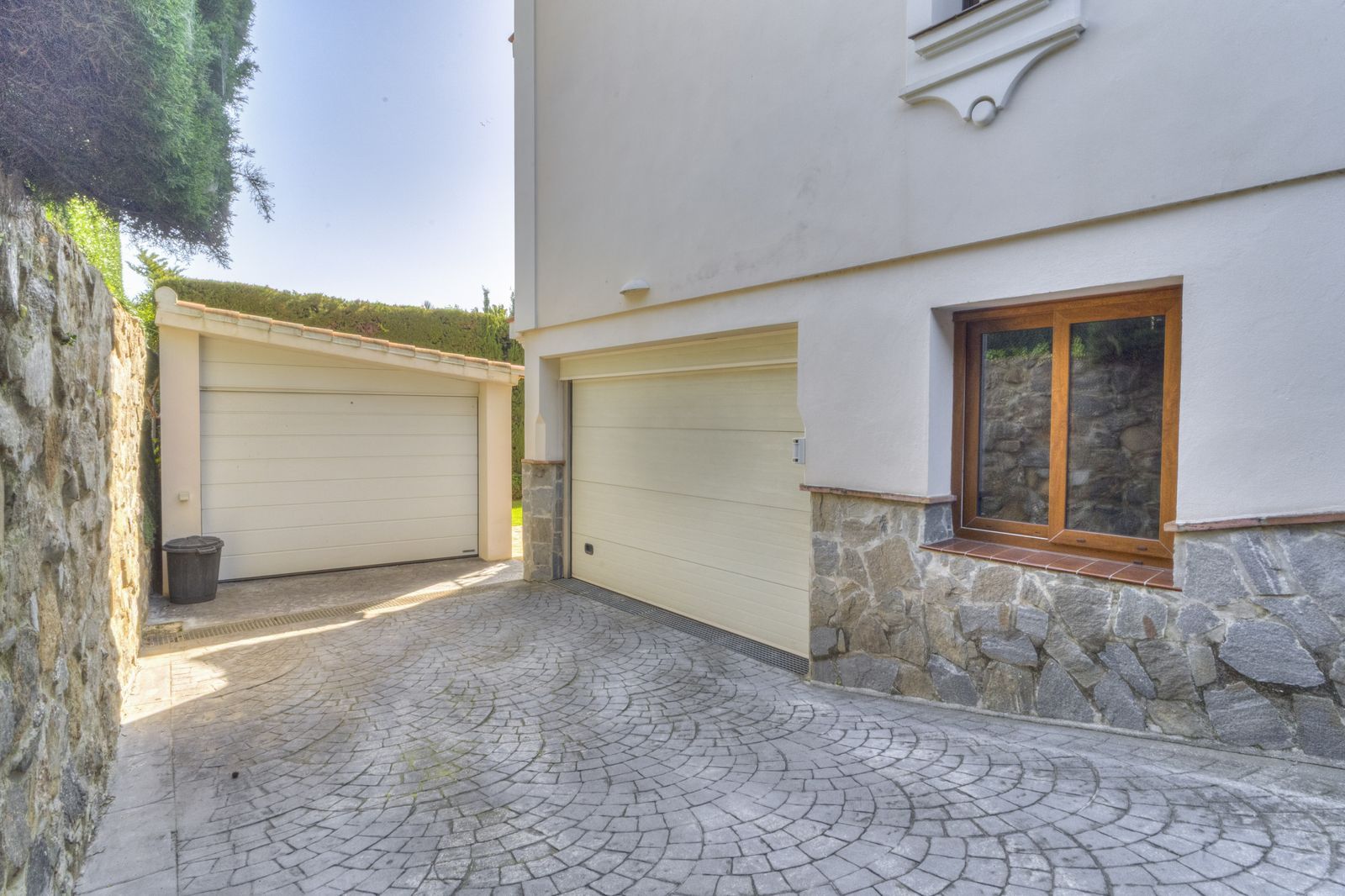 5-bedroom villa in Atalaya, Marbella – image 21