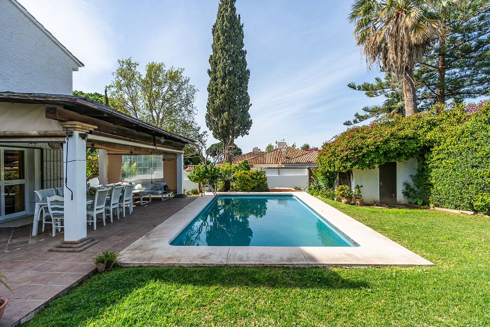 6-bedroom villa in Río Real, Marbella – image 30