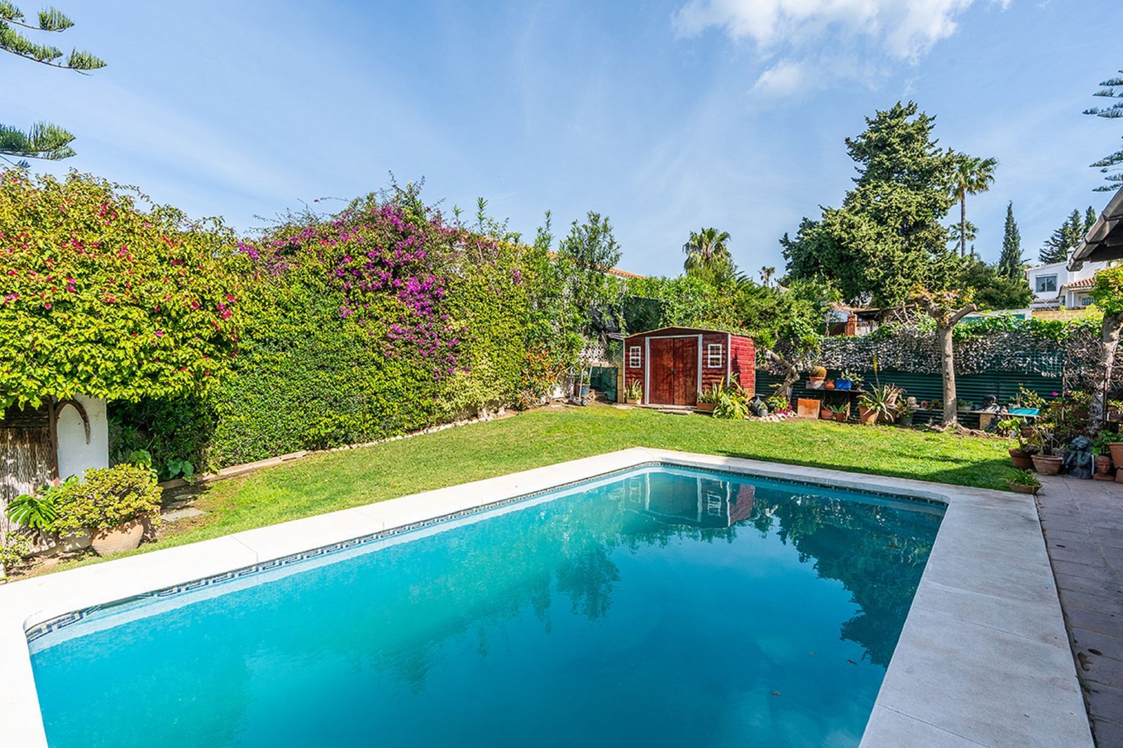 6-bedroom villa in Río Real, Marbella – image 31