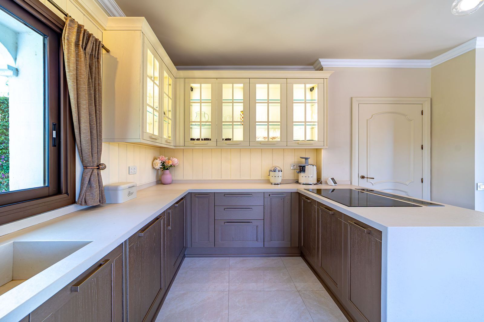5-bedroom villa in Atalaya, Marbella – image 35