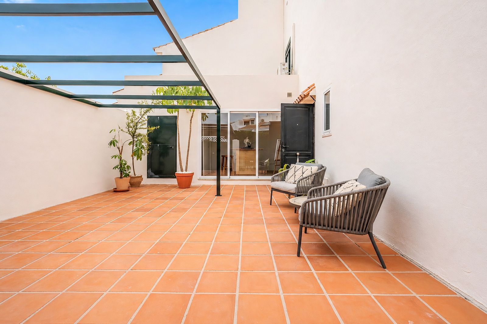 4-bedroom semi-detached villa in San Pedro de Alcántara, Marbella – image 45
