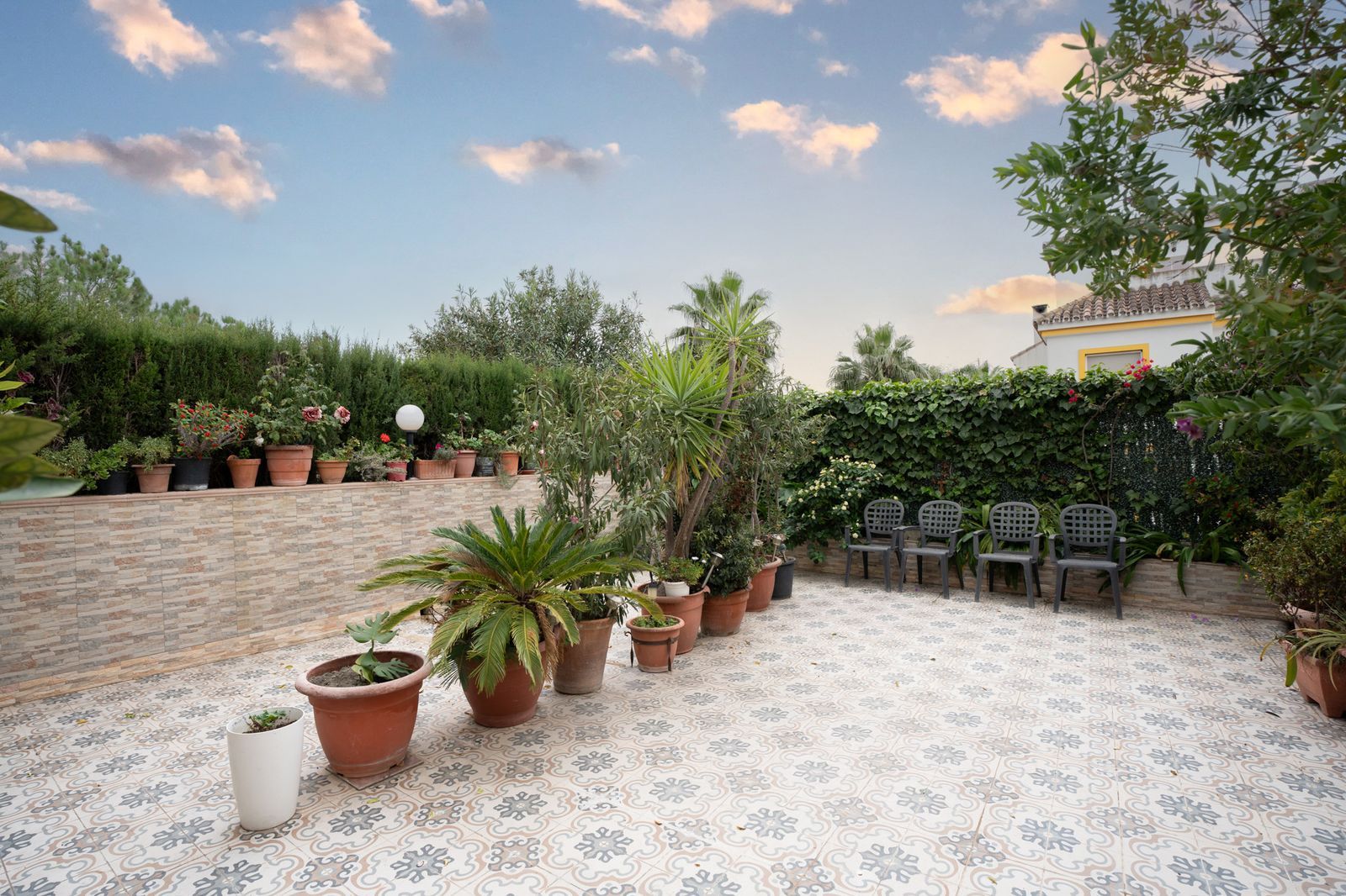 7-bedroom semi-detached house in Estepona Town, Marbella – image 4