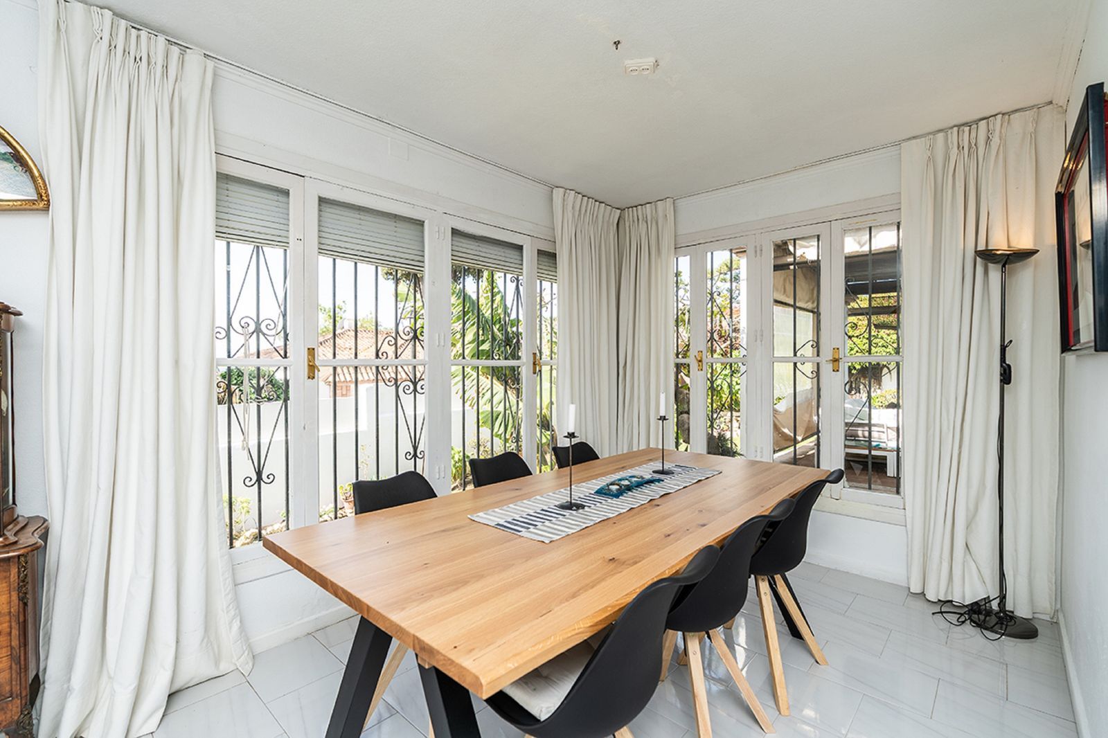 6-bedroom villa in Río Real, Marbella – image 4