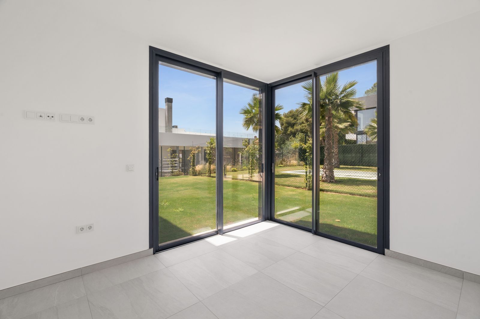5-bedroom semi-detached house in Río Real, Marbella – image 5