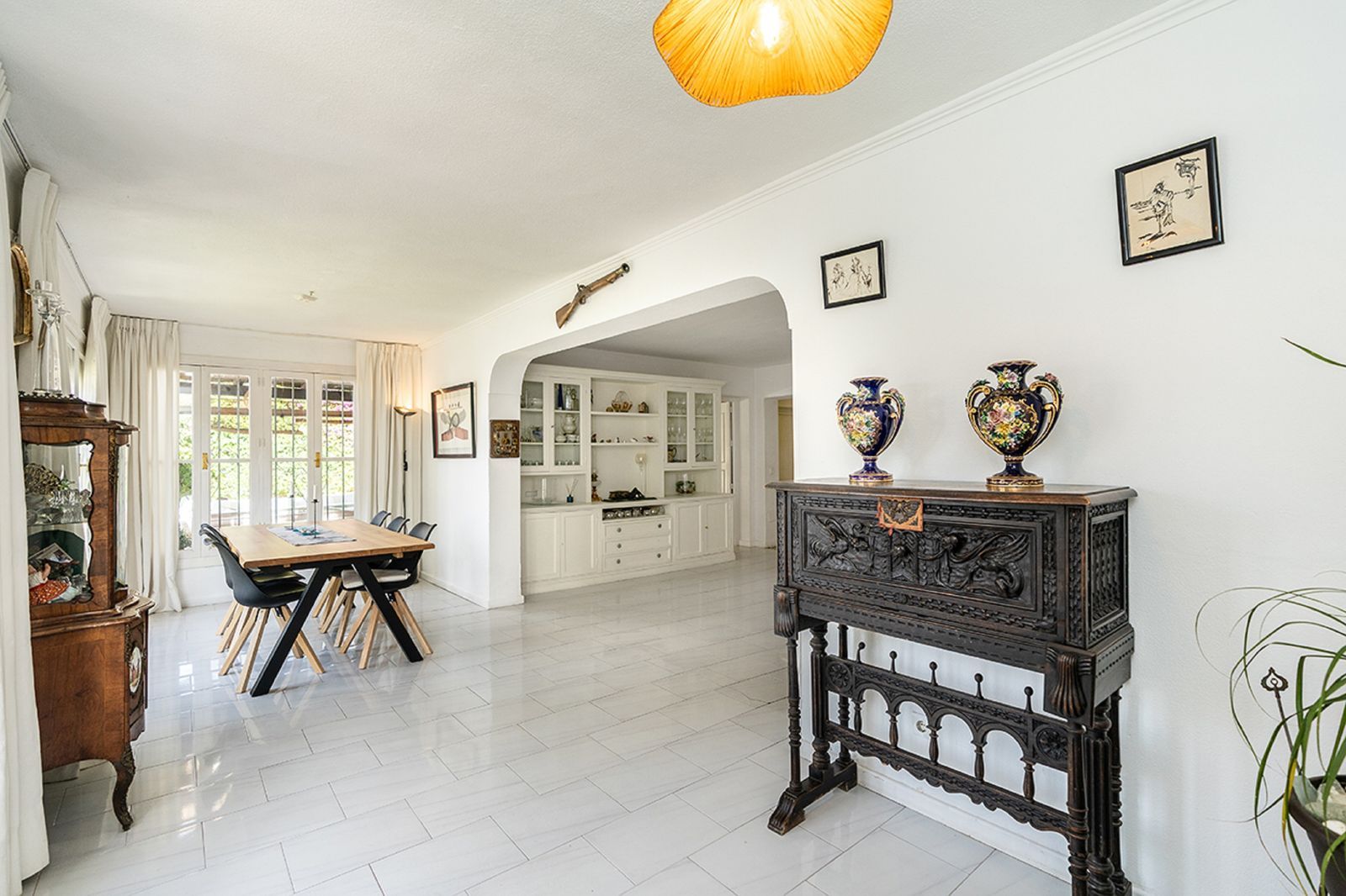 6-bedroom villa in Río Real, Marbella – image 5