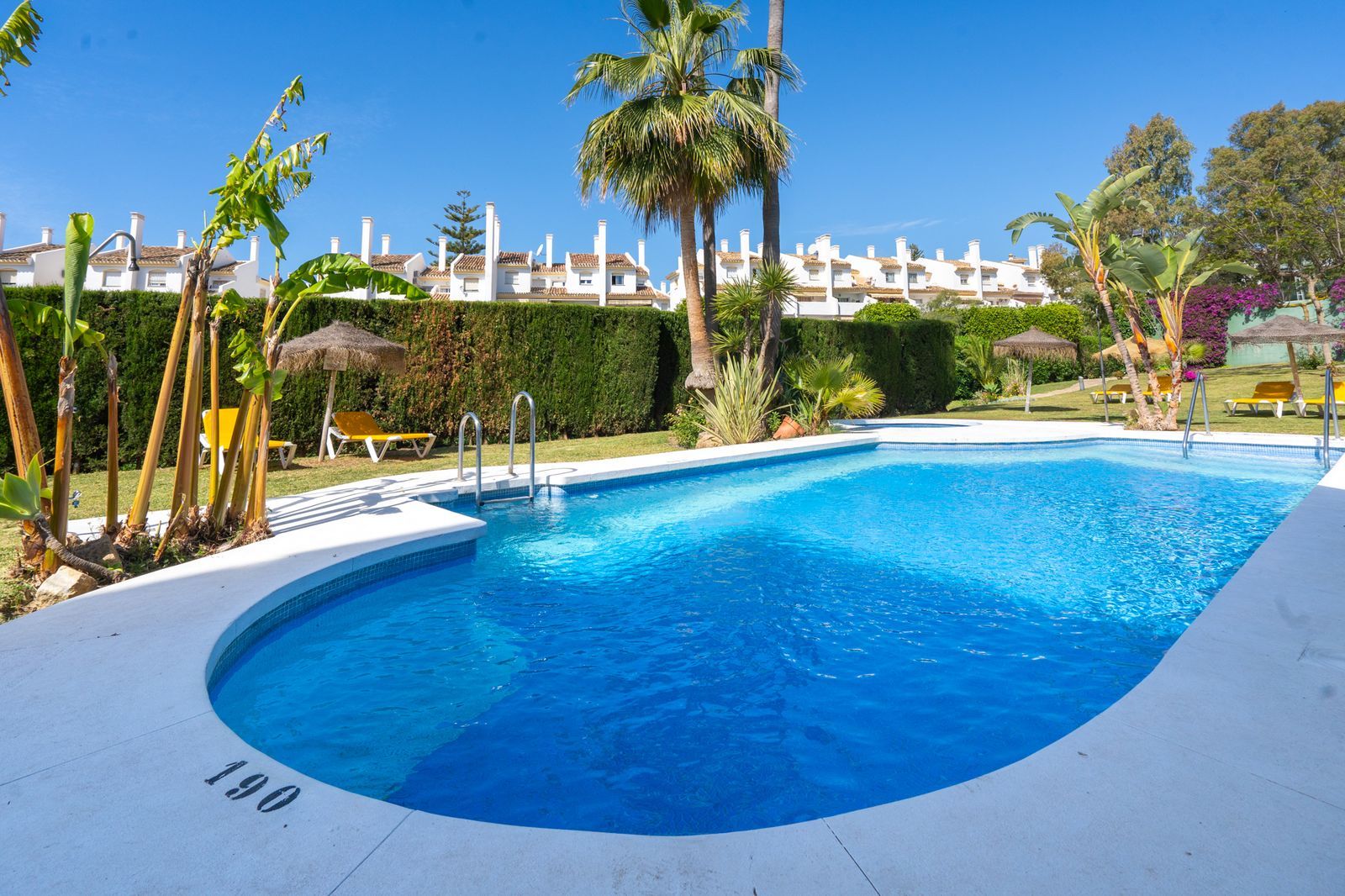 2-bedroom Apartment in Calahonda