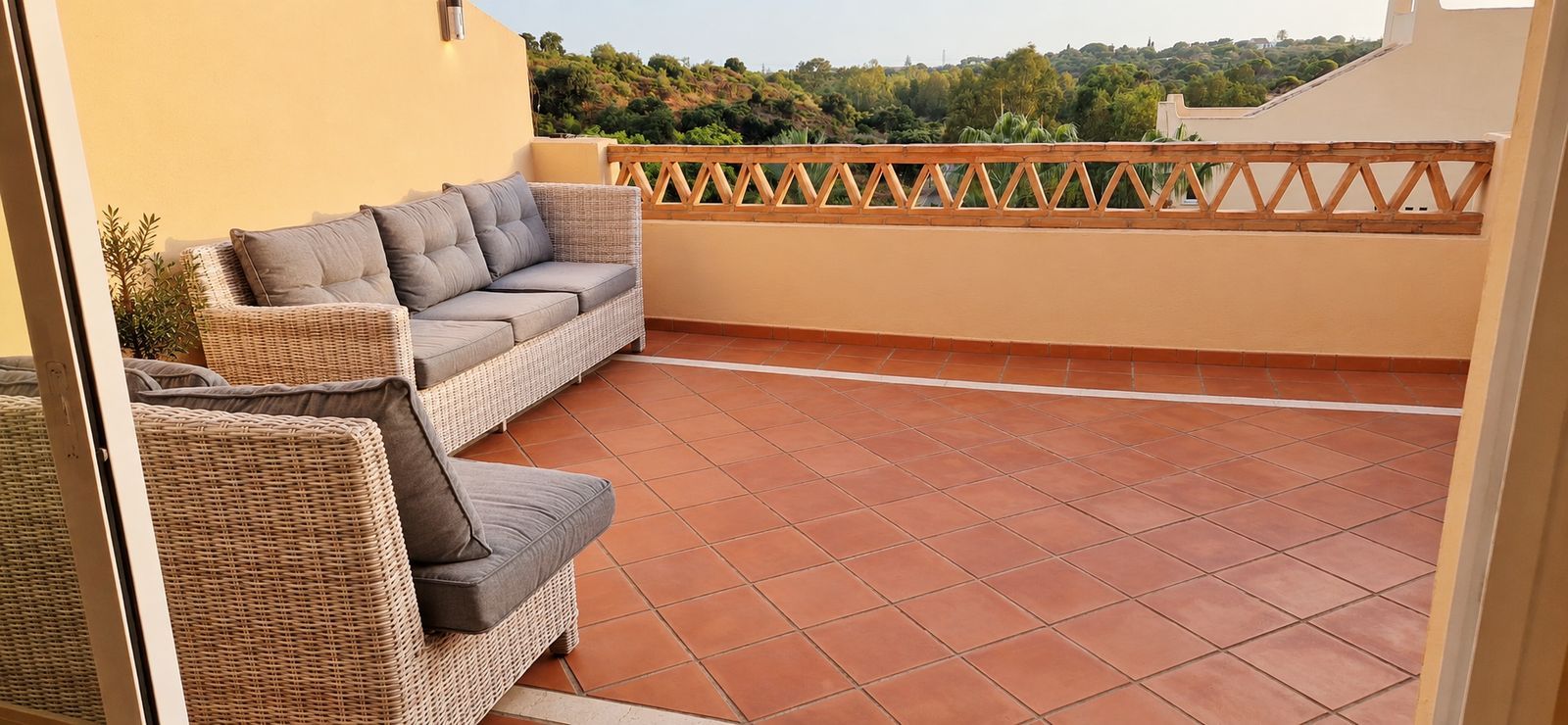 2-bedroom Apartment in Elviria