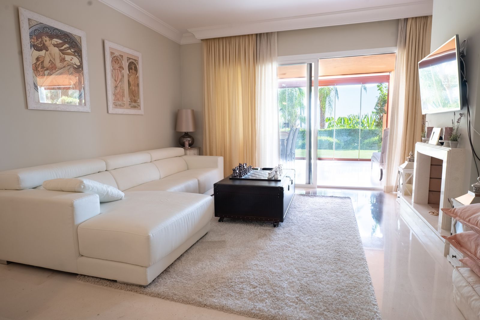 2-bedroom Ground Floor Apartment in Benahavís