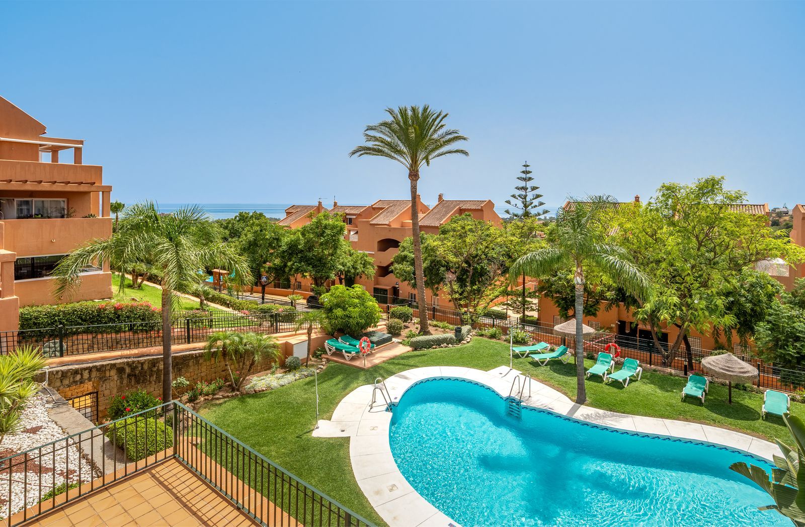 2-bedroom Apartment in Elviria