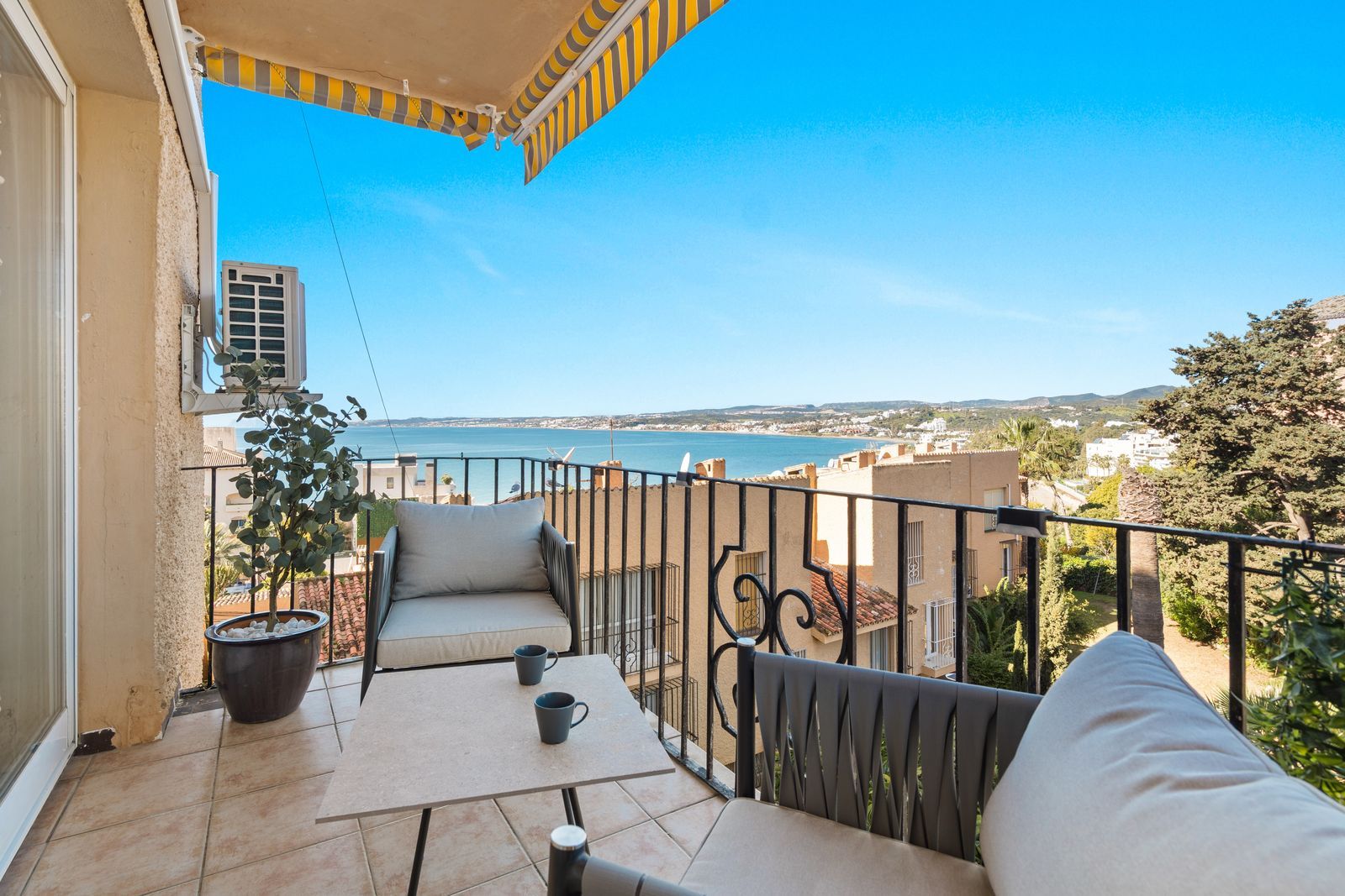 2-bedroom Apartment in Estepona