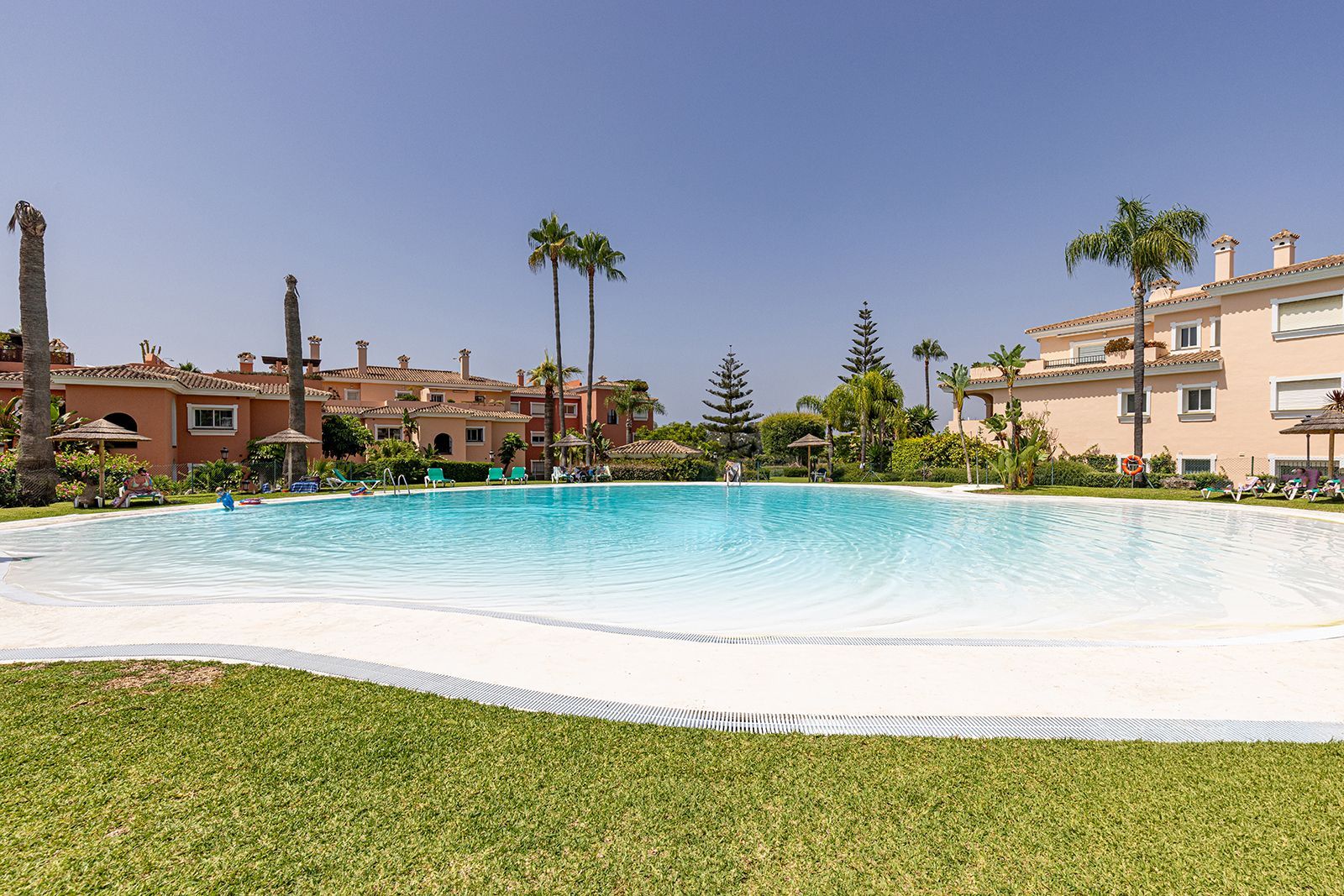 2-bedroom Ground Floor Apartment in Estepona