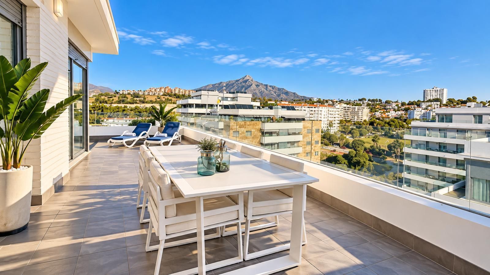 2-bedroom Penthouse in Nueva Andalucia