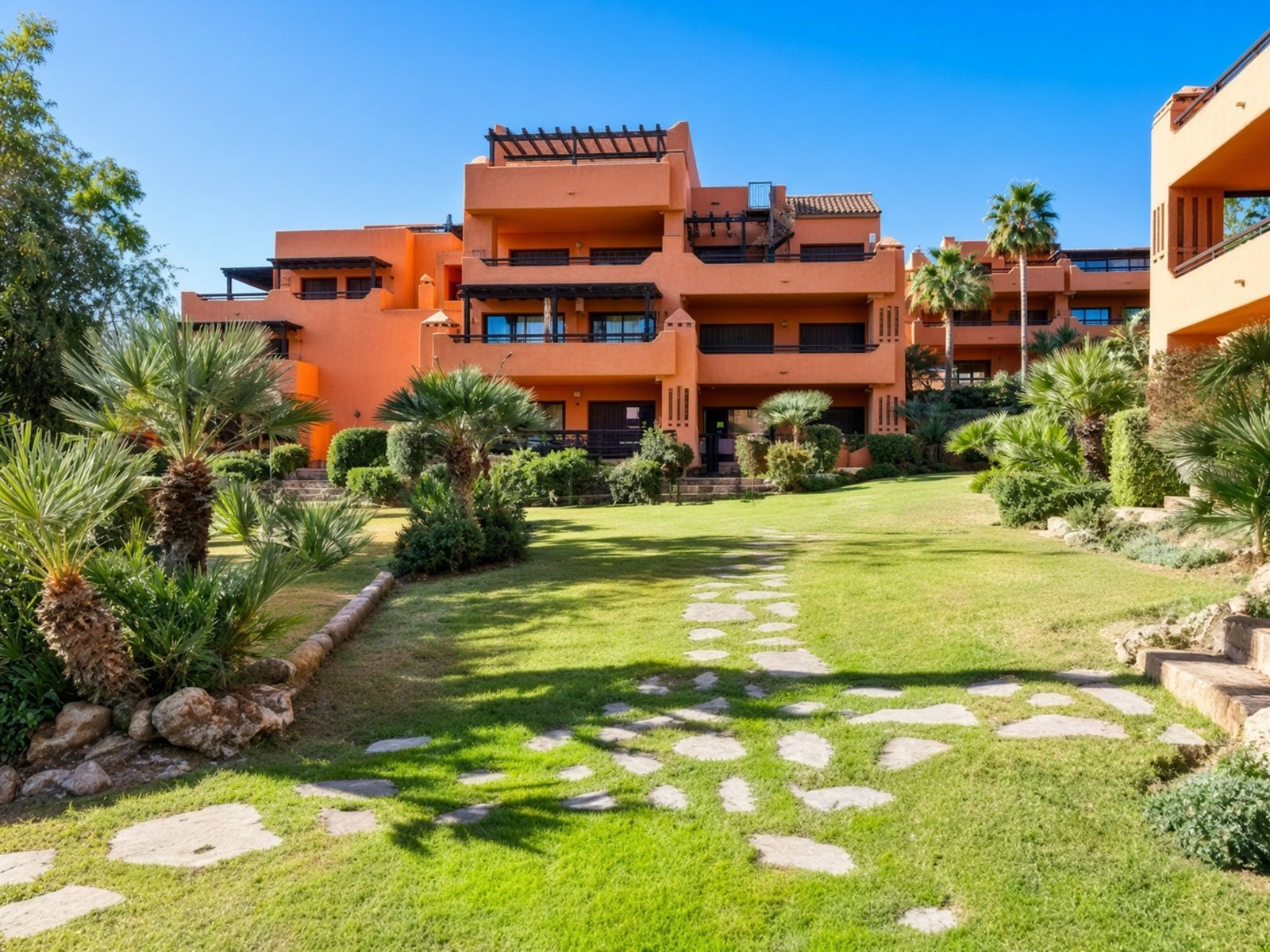 2-bedroom Ground Floor Apartment in Estepona