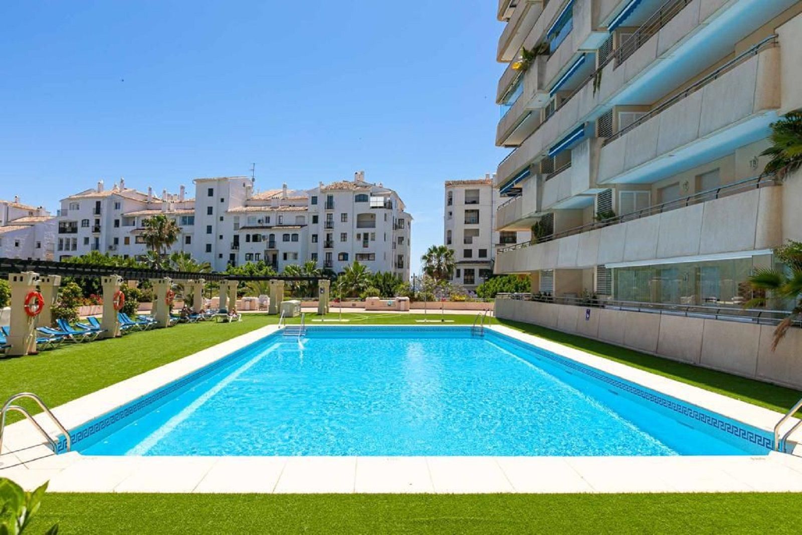 2-bedroom Apartment in Puerto Banús