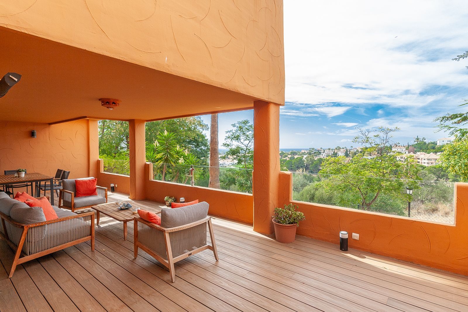3-bedroom Ground Floor Apartment in Elviria
