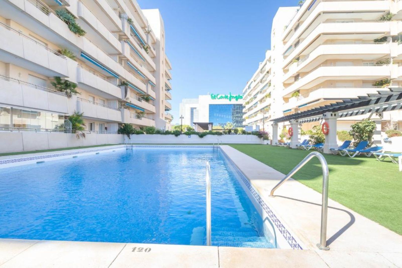 1-bedroom Apartment in Puerto Banús