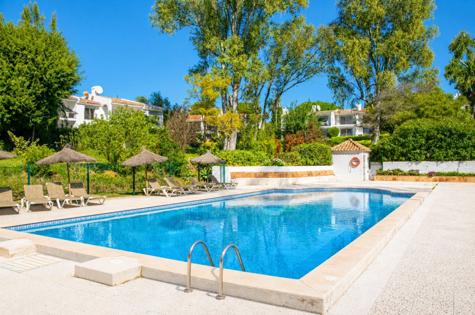 2-bedroom Semi-Detached House in Estepona