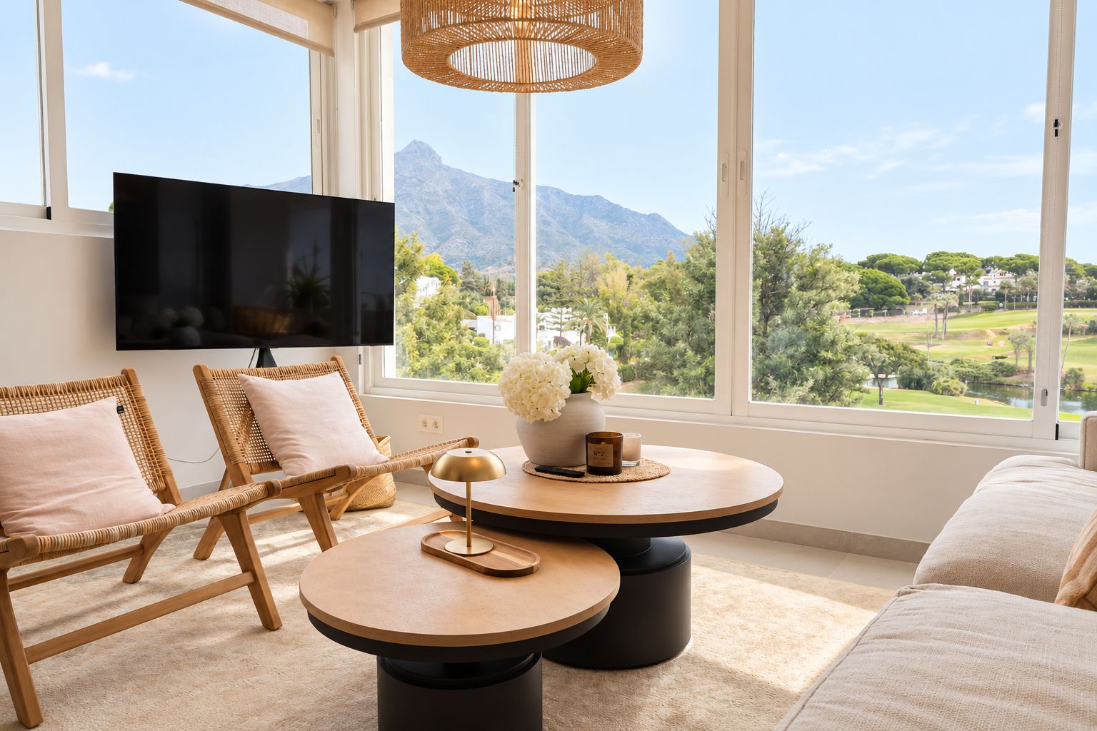 2-bedroom Penthouse Duplex in Aloha